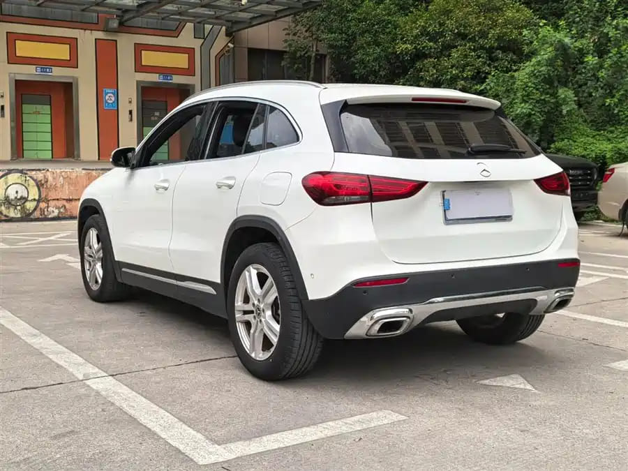 Mercedes-Benz GLA180, 2022