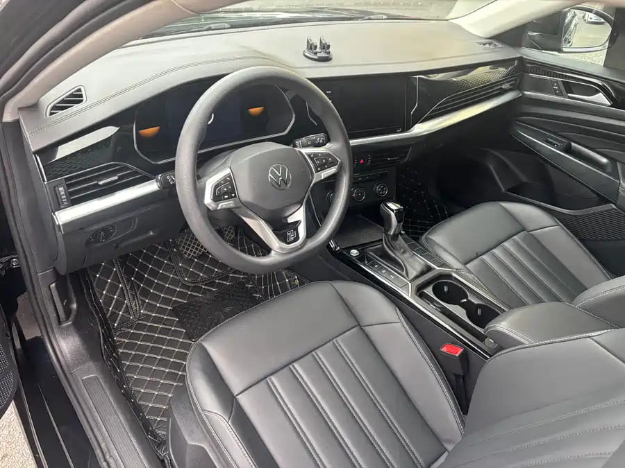 Volkswagen Passat, 2022