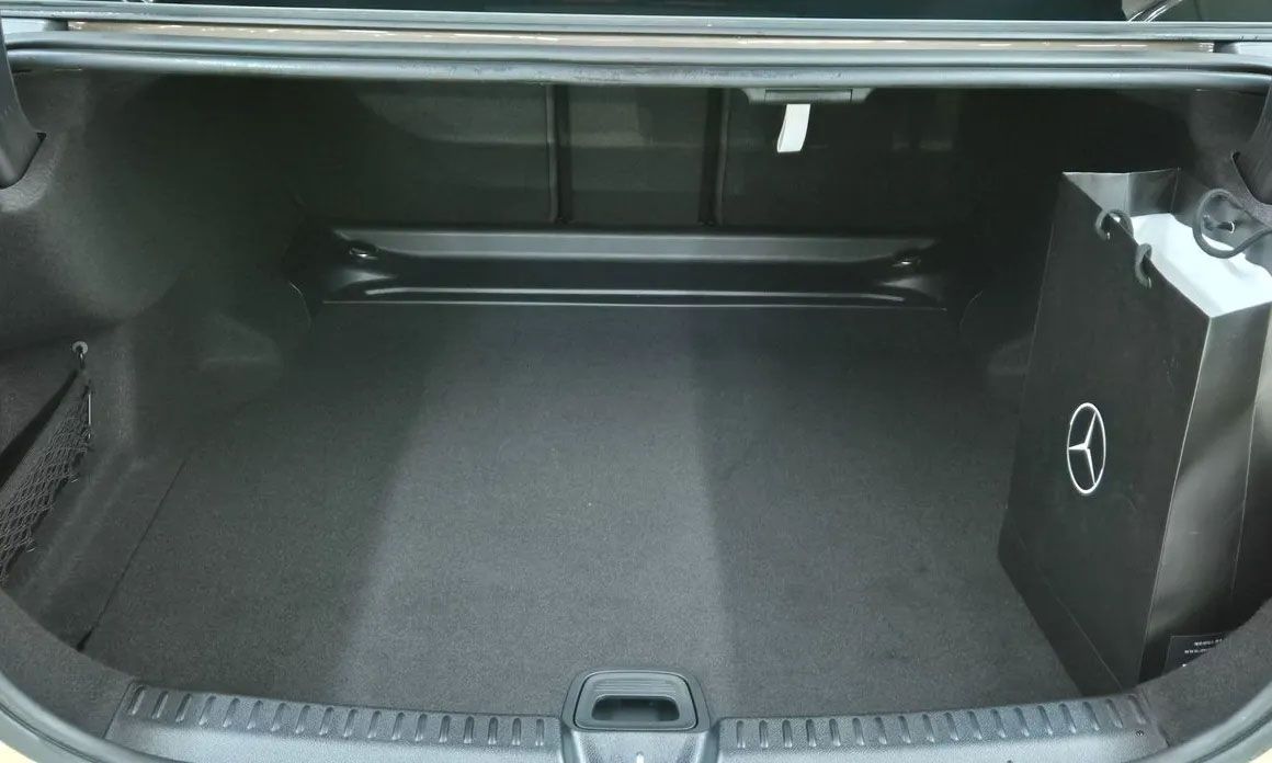 Mercedes-Benz E200, 2024