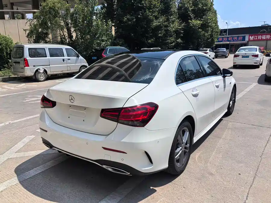 Mercedes-Benz A180L, 2021