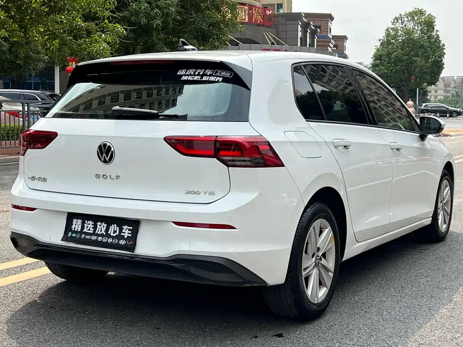 Volkswagen Golf, 2023