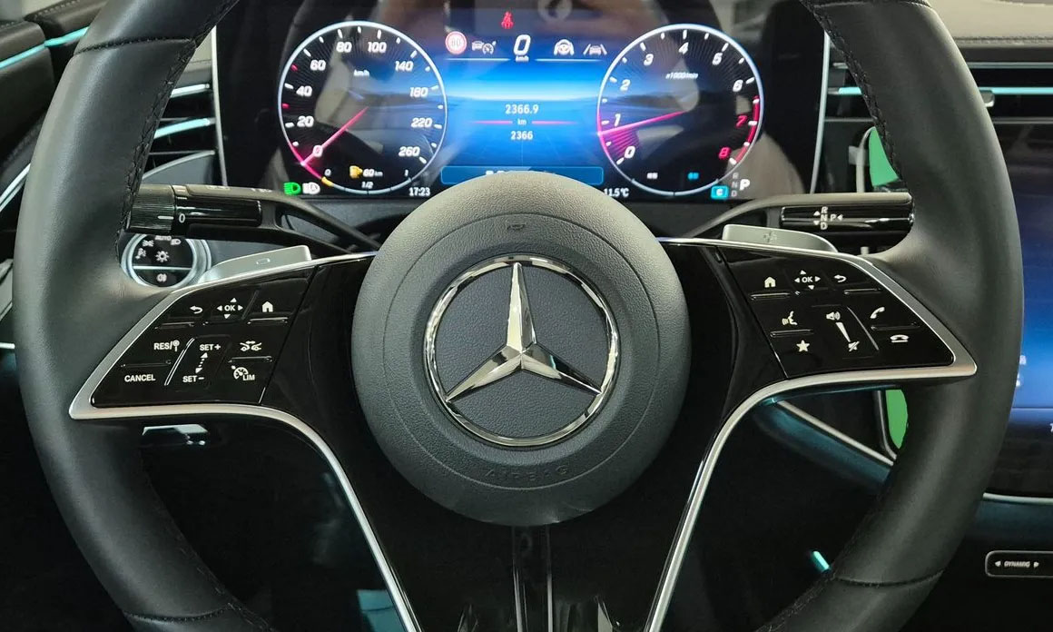 Mercedes-Benz E200, 2024