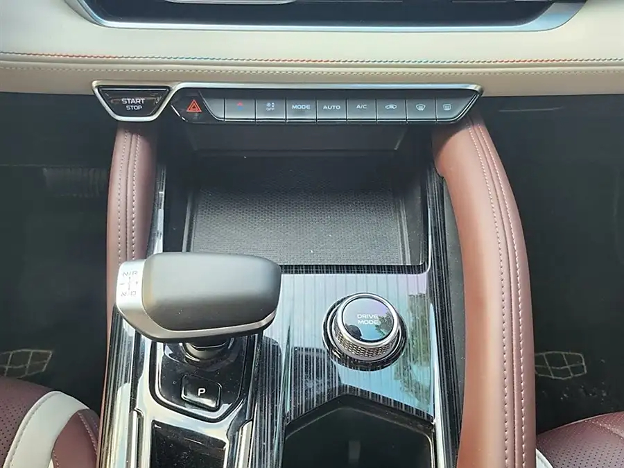 Geely Xingyue L, 2020