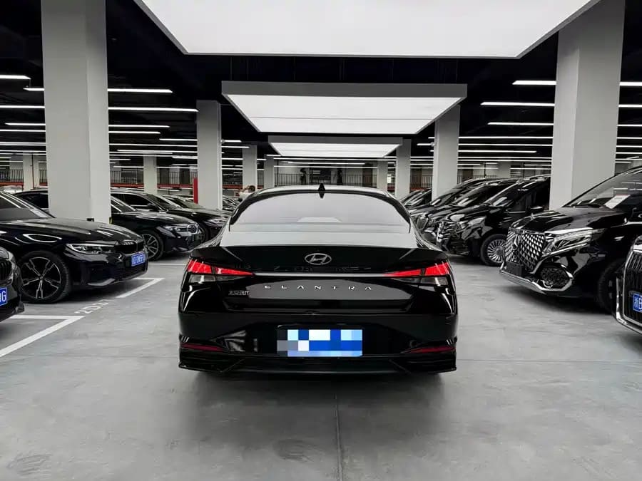 Hyundai Elantra, 2023