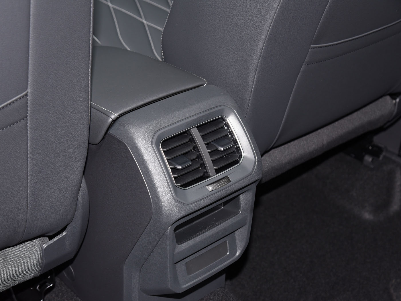 Volkswagen Tiguan L, 2024