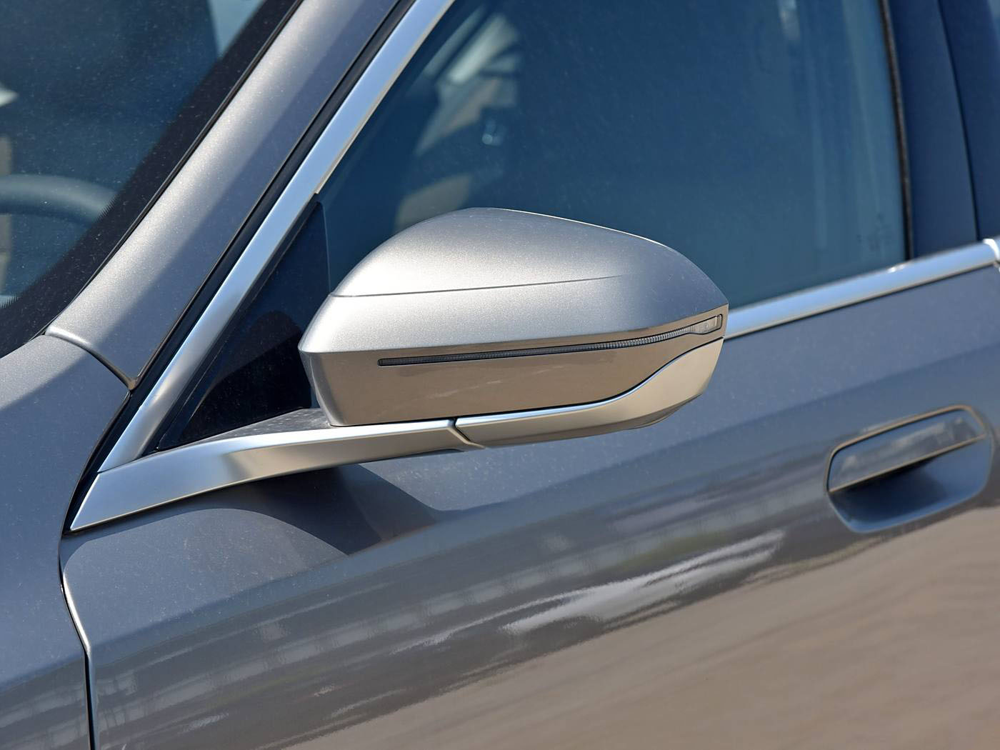 BMW 525Li, 2024