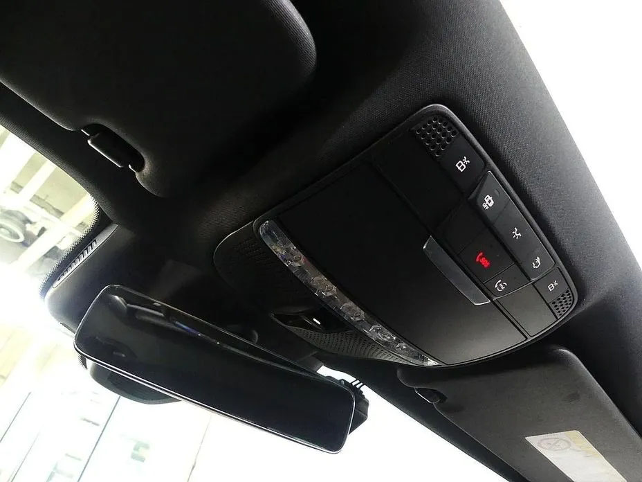 Mercedes-Benz E250, 2022