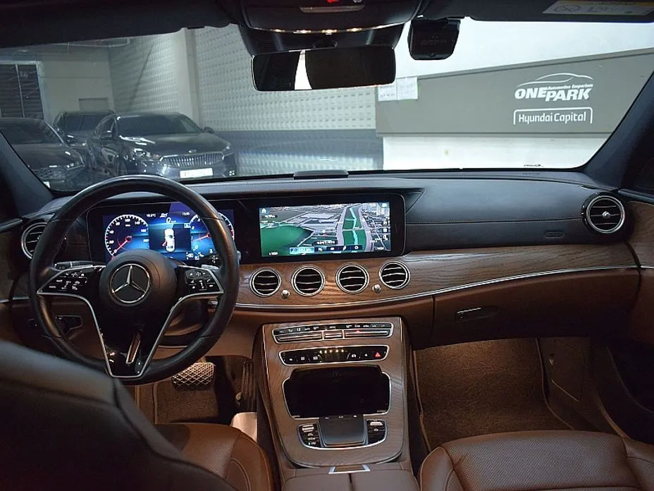 Mercedes-Benz E250, 2021