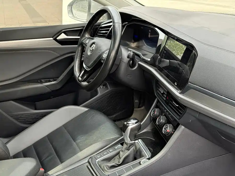 Volkswagen Sagitar, 2021