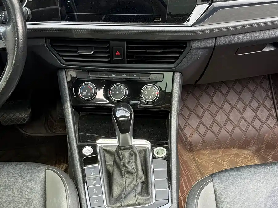 Volkswagen Sagitar, 2021