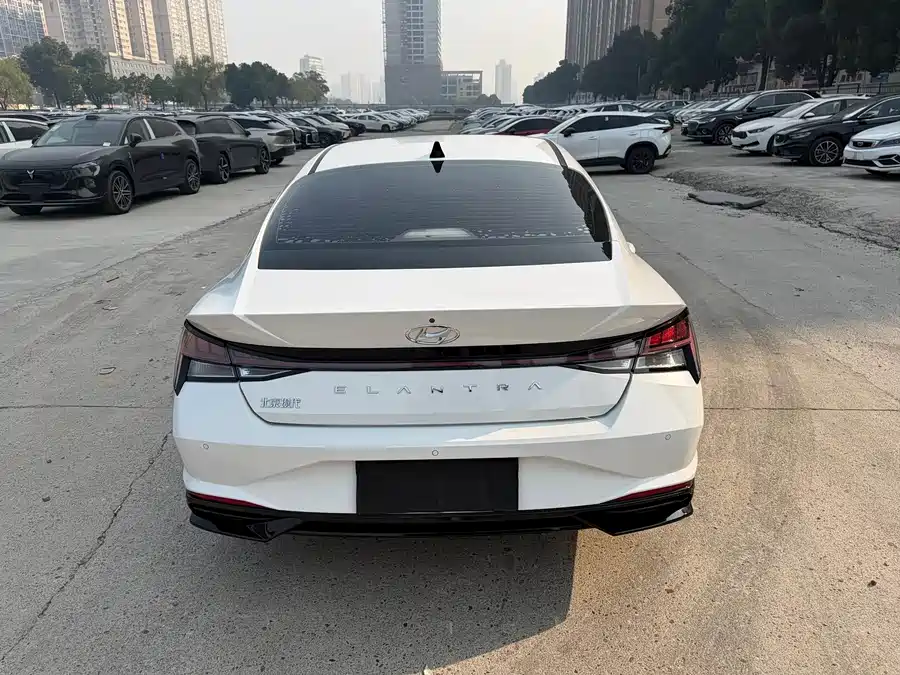 Hyundai Elantra, 2021
