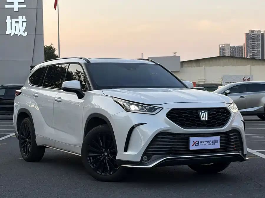 Toyota Crown Kluger, 2025