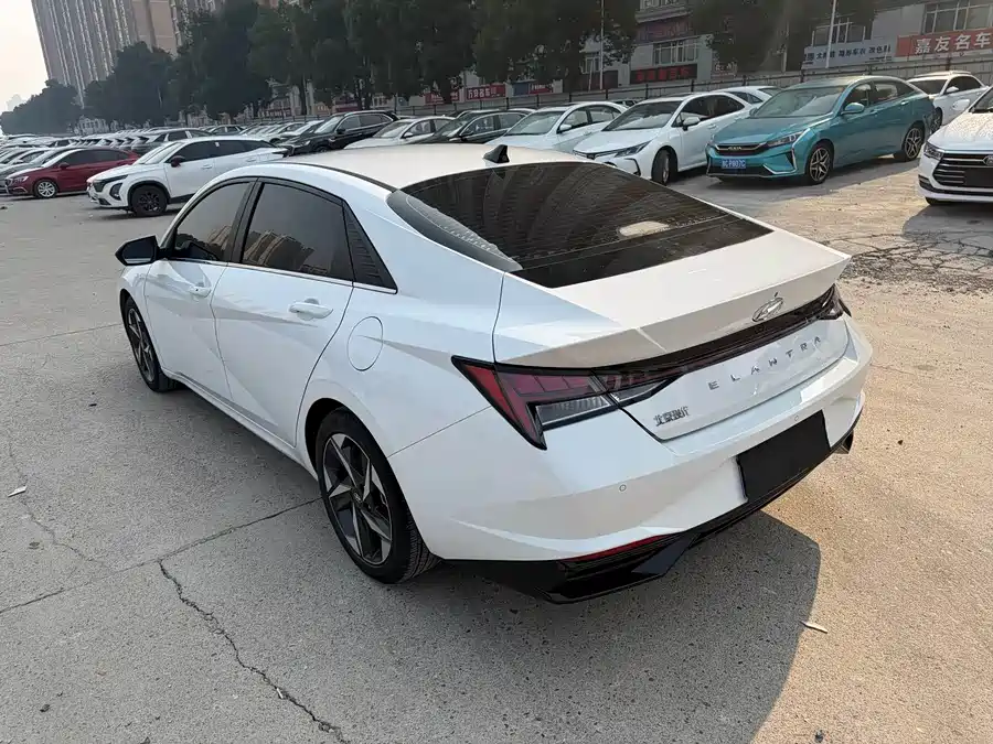 Hyundai Elantra, 2021