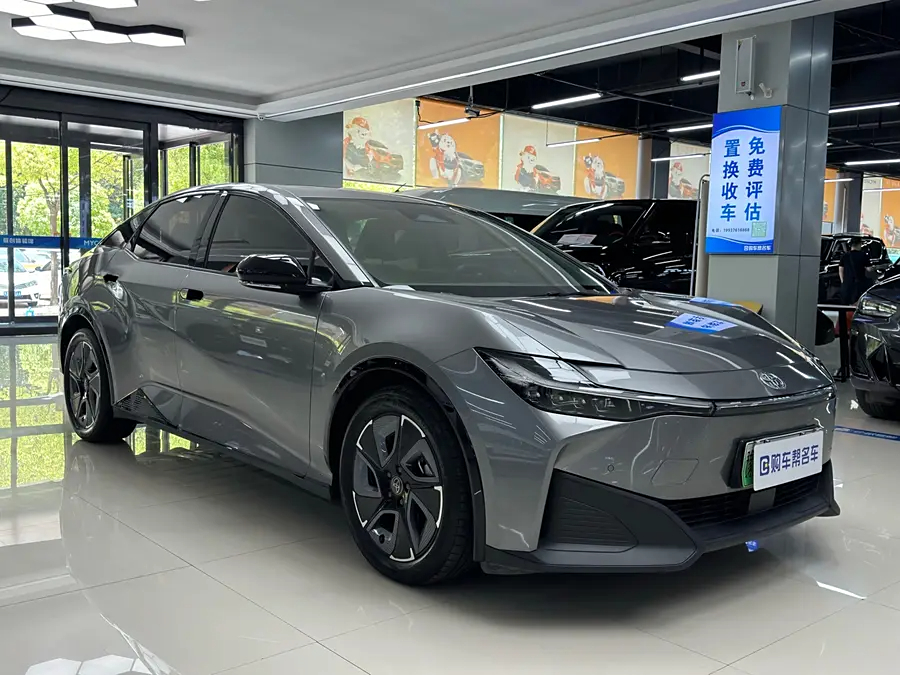 Купить Toyota bZ3 2023 года с пробегом новый