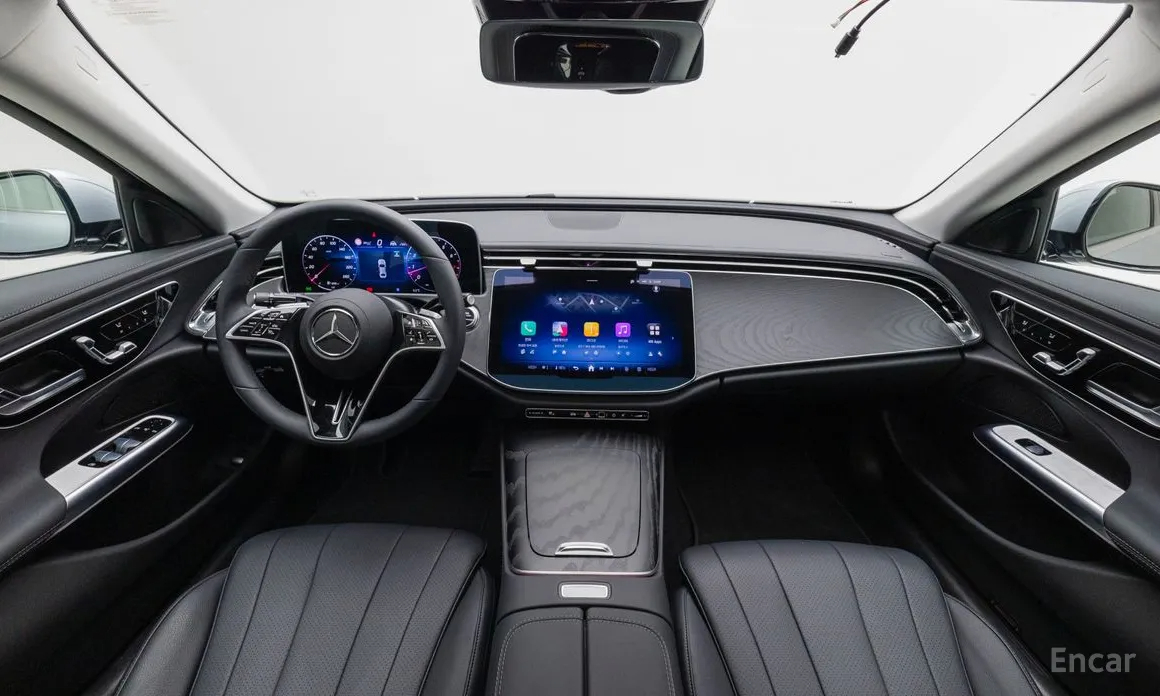 Mercedes-Benz E200, 2025