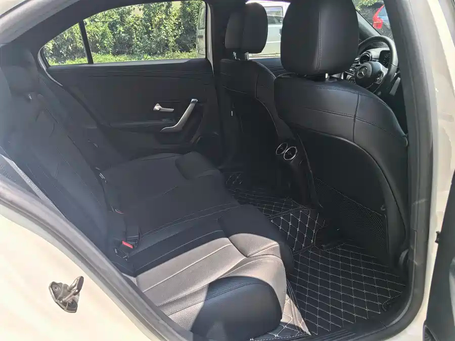 Mercedes-Benz A180L, 2021