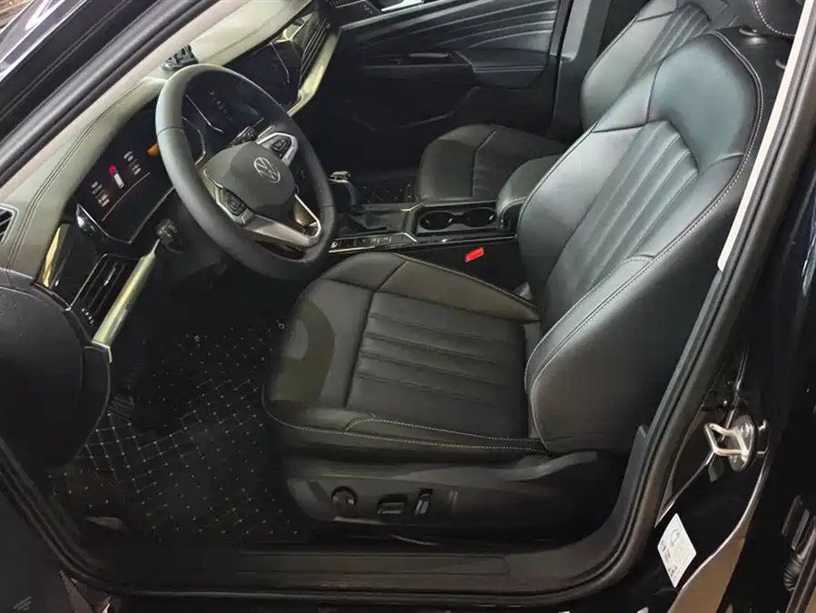 Volkswagen Passat, 2022