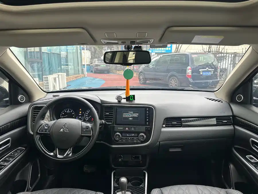 Mitsubishi Outlander, 2021