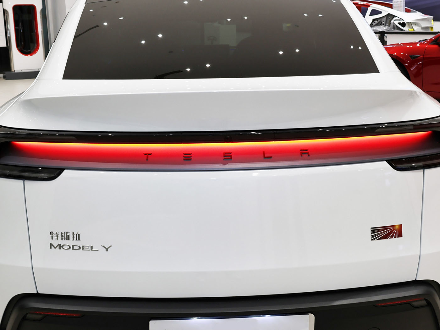 Tesla Model Y, 2025