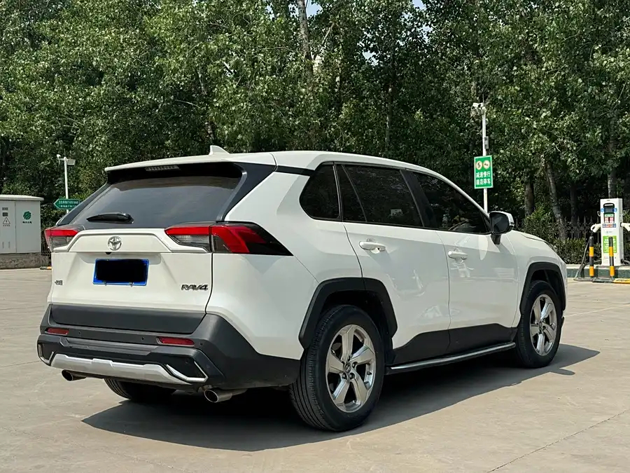 Toyota RAV4, 2021