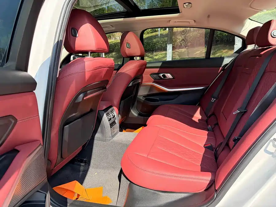 BMW 320Li, 2022