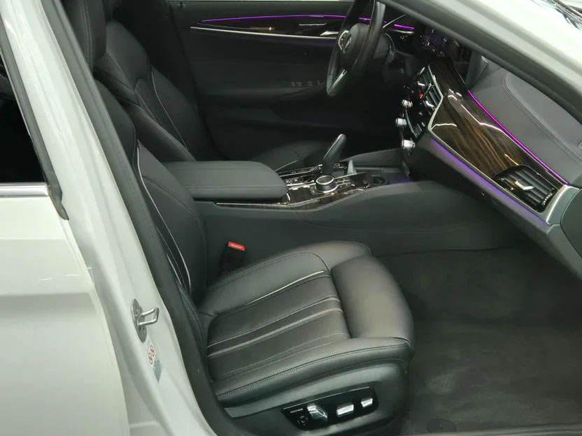 BMW 520i, 2022